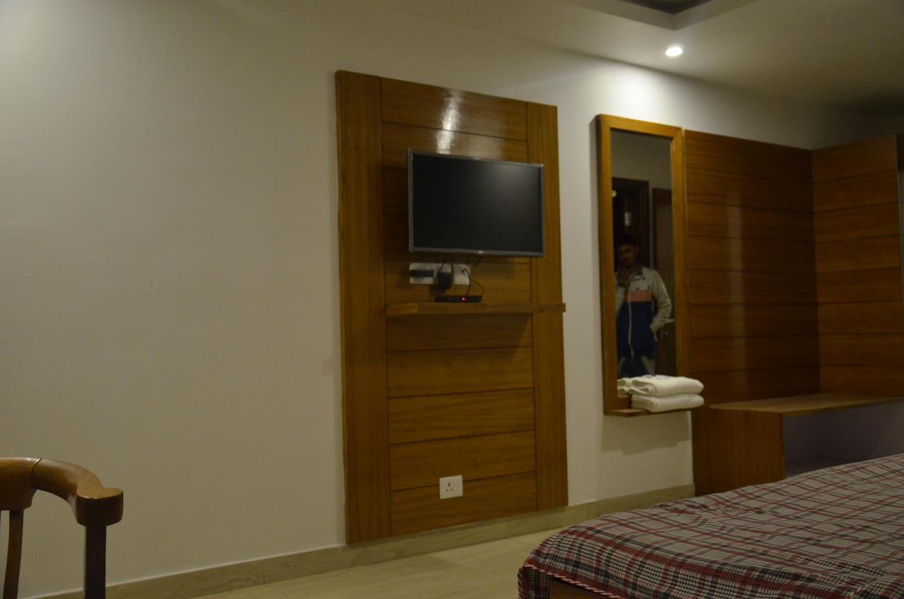 Hotel Clarks Mussoorie Exteriér fotografie