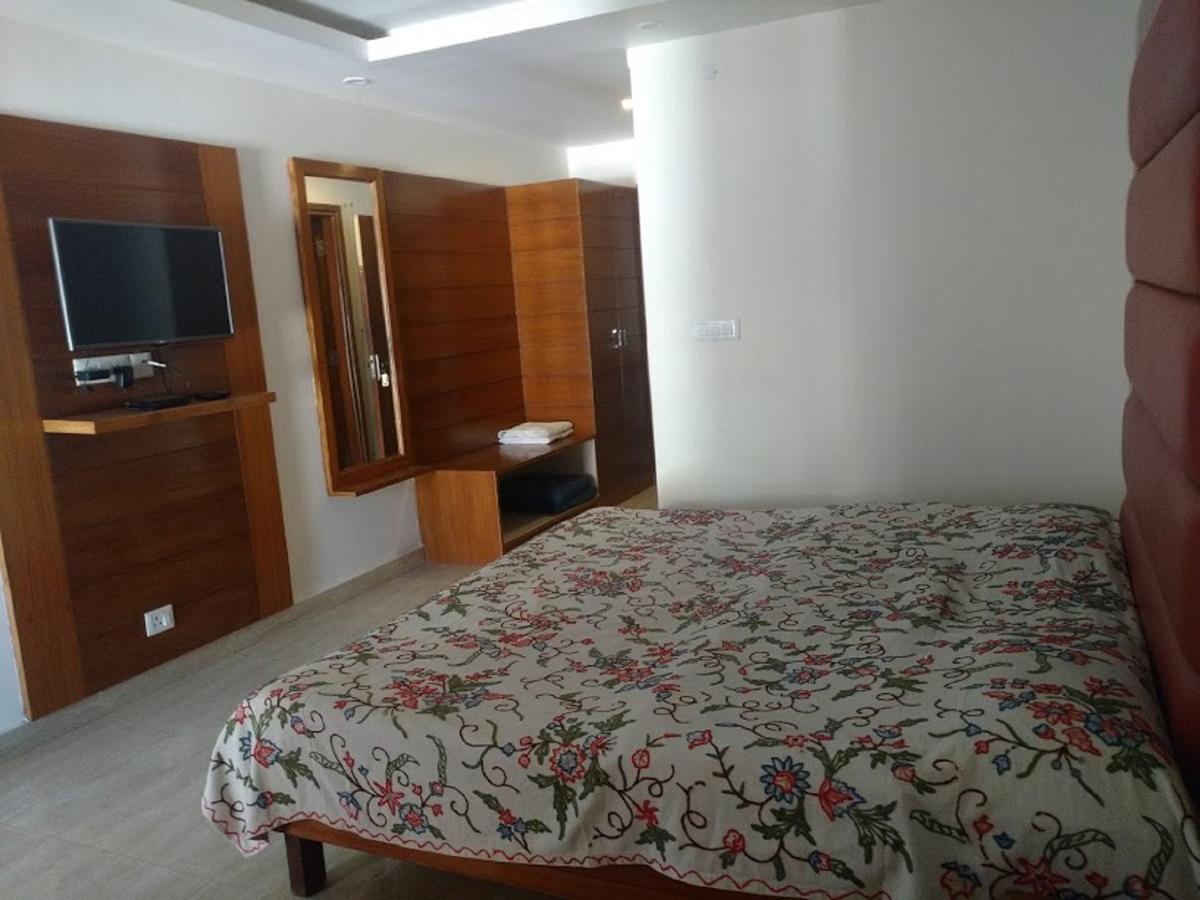 Hotel Clarks Mussoorie Exteriér fotografie